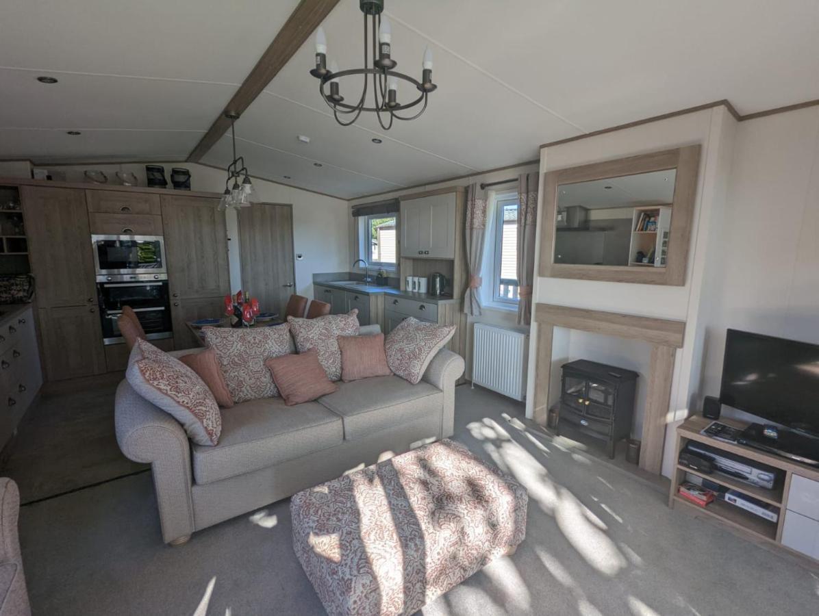 Stunning Luxury Caravan On Edge Of New Forest On Shorefield Country Park Entertainment And Leisure Passes Included Milford on Sea Exterior foto
